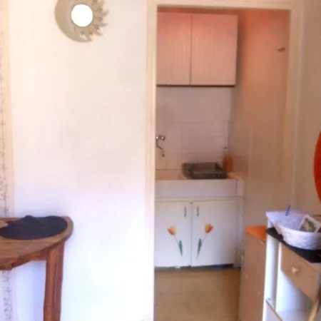 Confortable, Les Bains, 17 M² + Balcon *
