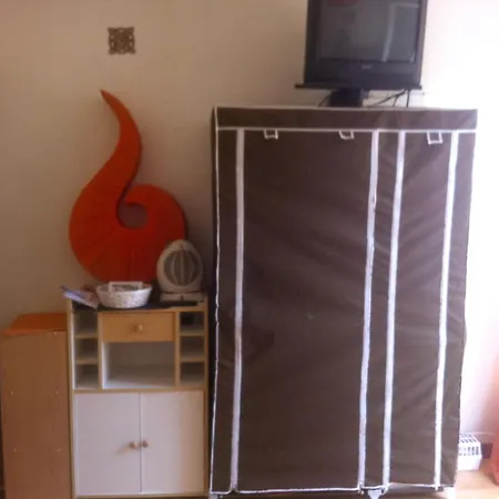 Confortable, Les Bains, 17 M² + Balcon Apartamento