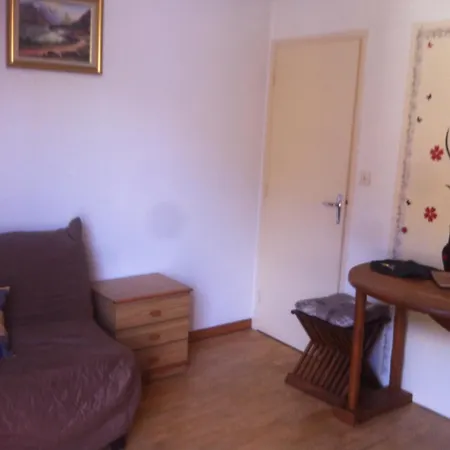 Confortable, Les Bains, 17 M² + Balcon