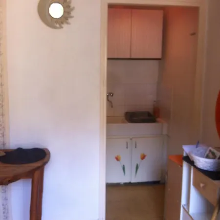 Confortable, Les Bains, 17 M² + Balcon 아파트