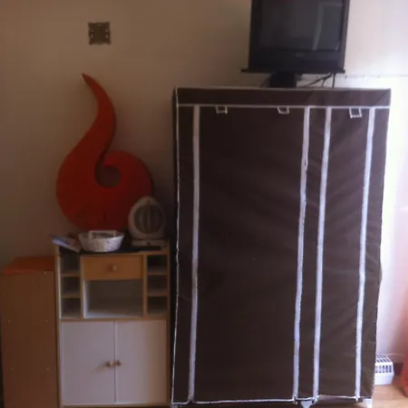 Confortable, Les Bains, 17 M² + Balcon * 렌 레 벵