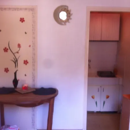 아파트 Confortable, Les Bains, 17 M² + Balcon 렌 레 벵