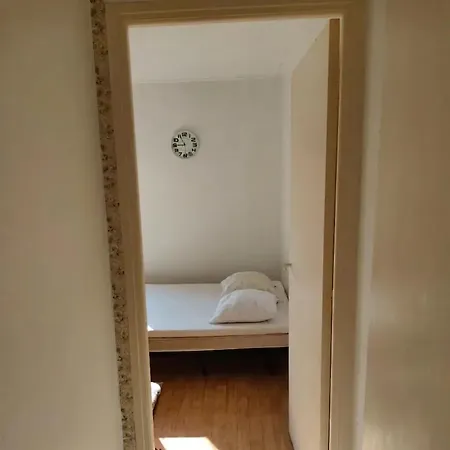 Confortable, Les Bains, 17 M² + Balcon Apartment