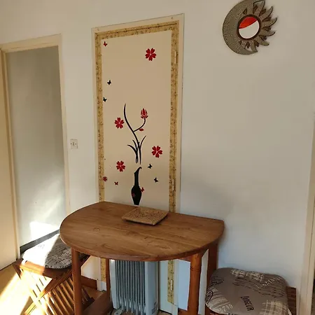 아파트 Confortable, Les Bains, 17 M² + Balcon *