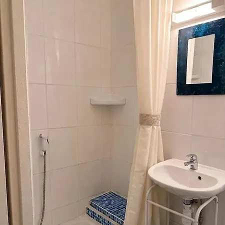 아파트 Confortable, Les Bains, 17 M² + Balcon *
