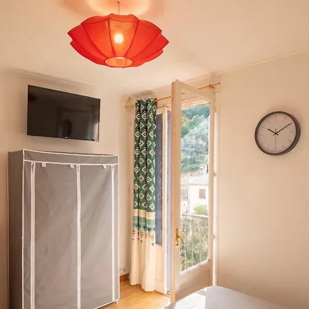 아파트 Confortable, Les Bains, 17 M² + Balcon *