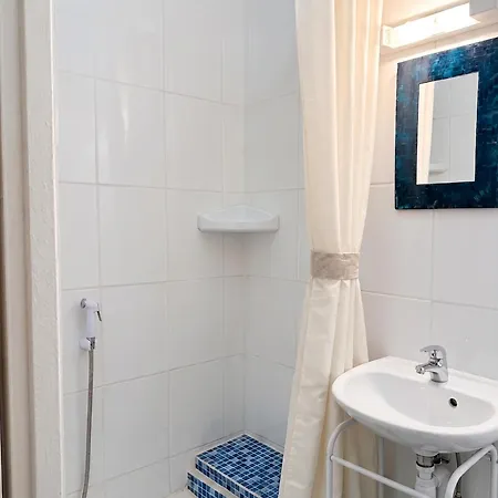 Confortable, Les Bains, 17 M² + Balcon 아파트 *