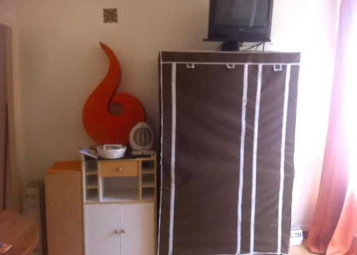 Confortable, Les Bains, 17 M² + Balcon Apartman